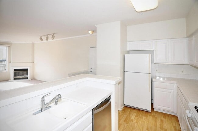 Building Photo - 10840 Scripps Ranch Blvd