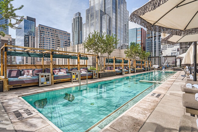 Building Photo - Sienna at the Thompson