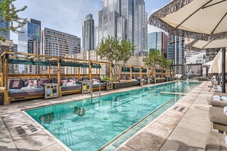 Building Photo - Sienna at the Thompson