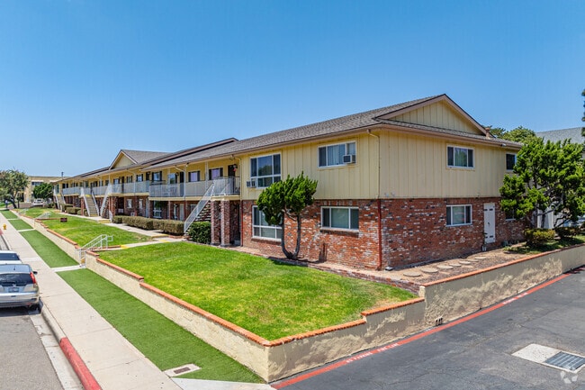 1831 E 18th St - Parkview Apartments