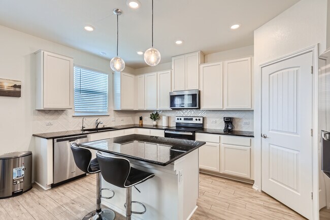 Building Photo - 2110 Goji Ln