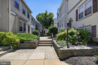 Building Photo - 10313 Bridgetown Pl