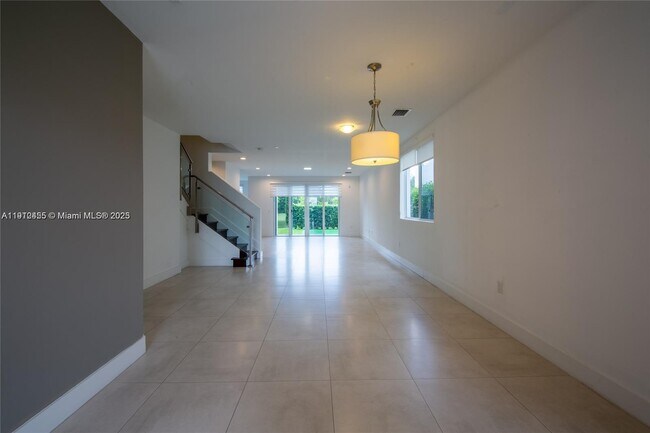 Foto del edificio - 6839 NW 103rd Ave
