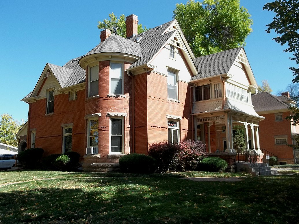 Primary Photo - 304 E Mulberry St