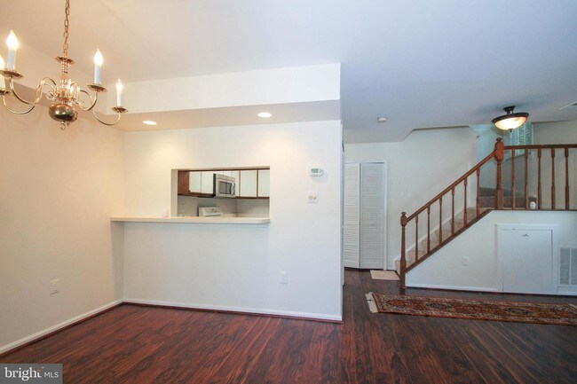 Foto del edificio - 14382 Gringsby Ct