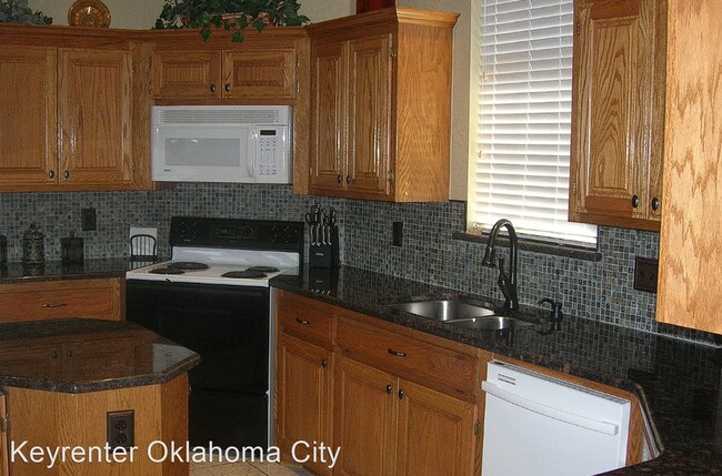 Building Photo - 3 br, 2 bath House - 5820 SE 83rd St