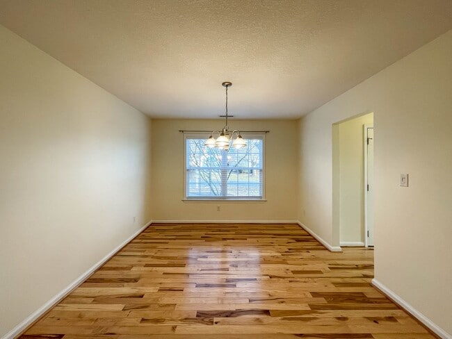 Building Photo - Beautiful Four Bedroom in East Asheville