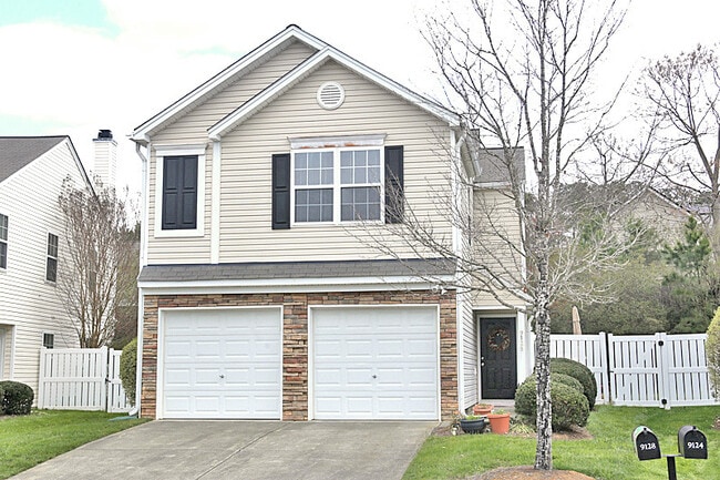 3 Bedroom Home/2 Car Garage *NW Raleigh L... - 3 Bedroom Home/2 Car Garage  *NW Raleigh L...