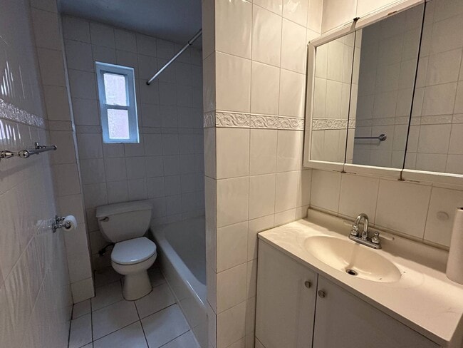 Building Photo - 3148 Ampere Ave