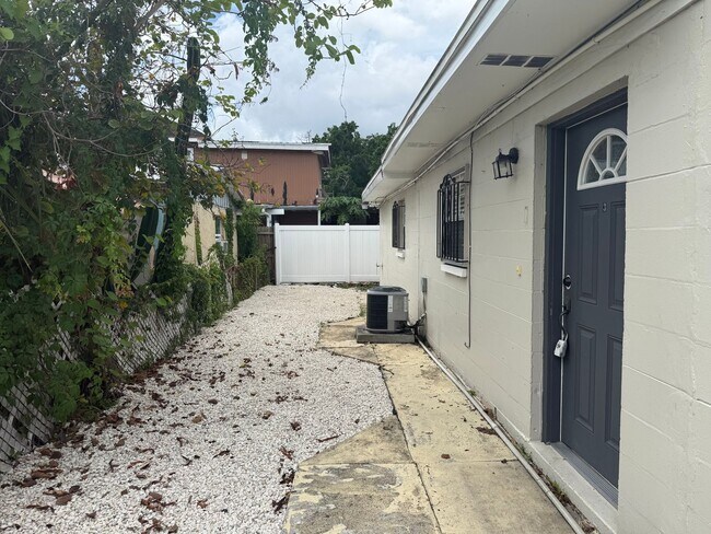 Foto del edificio - 3318 W Walnut St