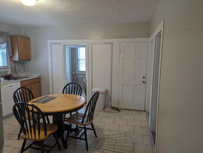 Building Photo - 81 Hodge Ave