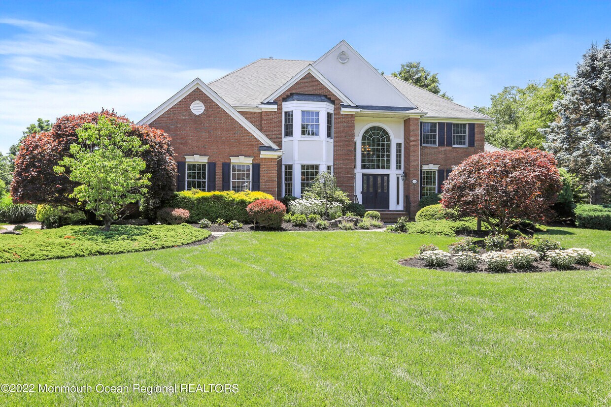 Primary Photo - 14 Twin Lakes Dr