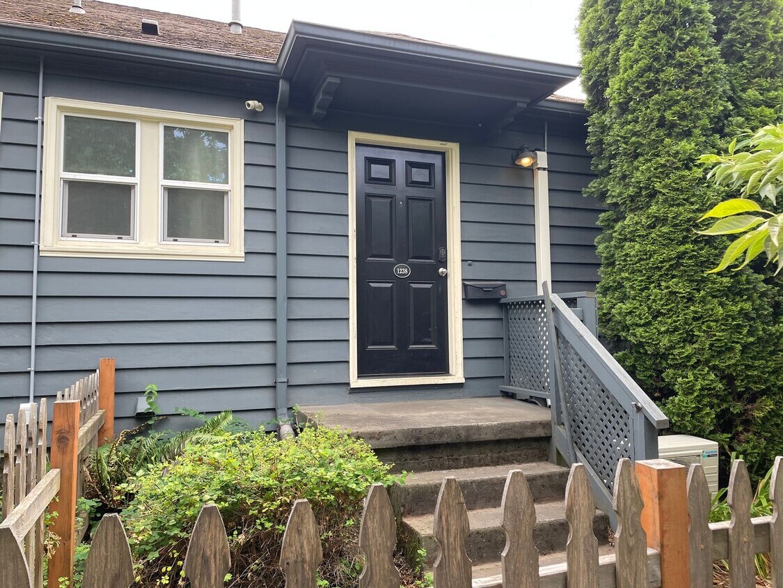 Foto principal - 1238 N Wygant St