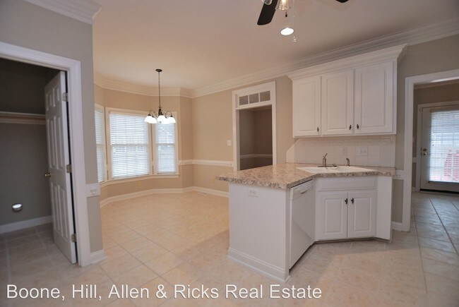 Building Photo - 503 Woods Walk Ln