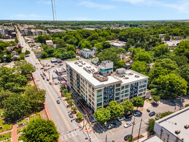 Building Photo - 563 Memorial Dr SE