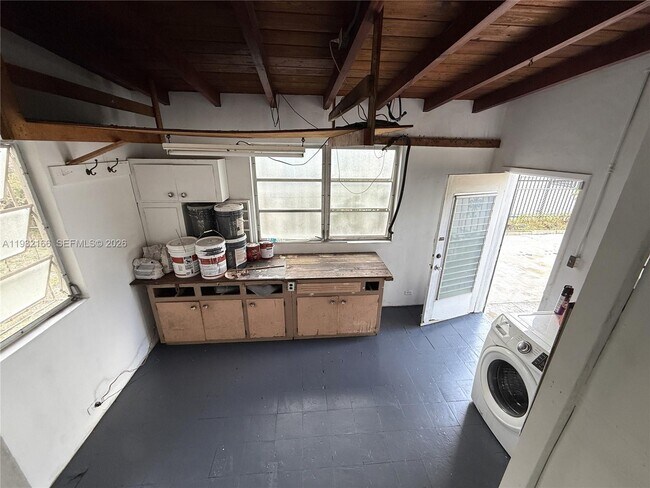 Foto del edificio - 1330 Kasim St