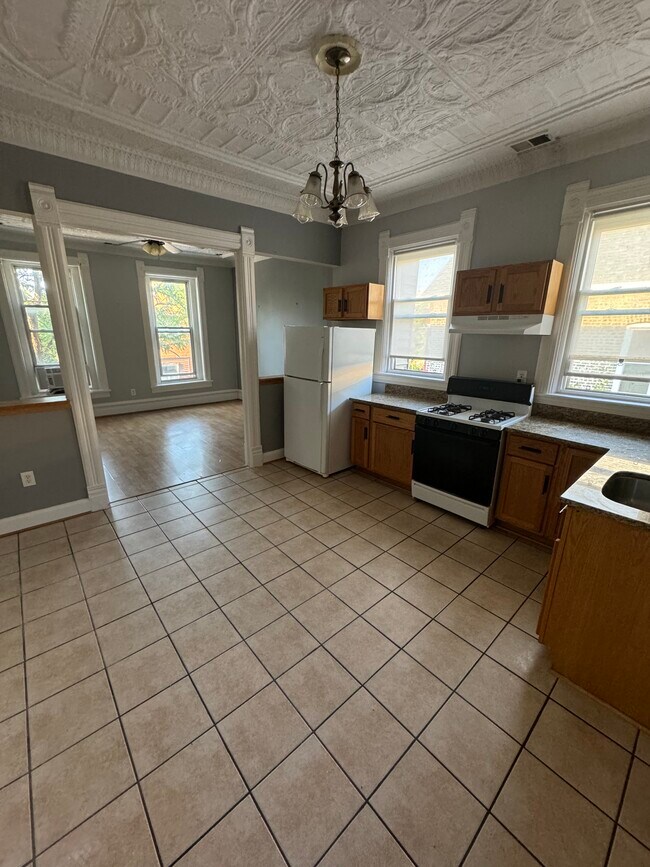 Kitchen facing the Living Room - 1735 W 17th St