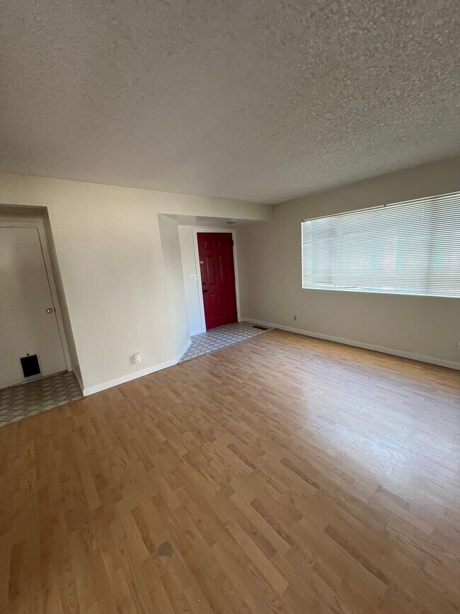Building Photo - $2,295.00 / month - 1736 Round Mountain Ci...
