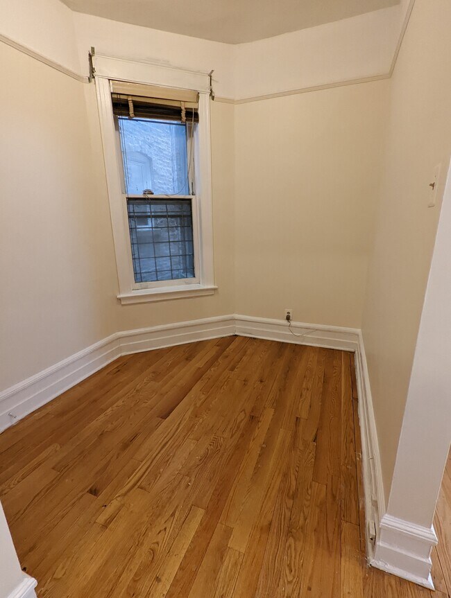 Building Photo - 6815 S Langley Ave