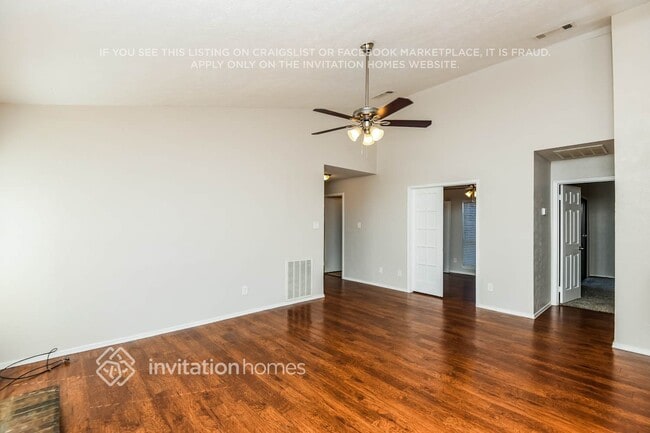 Building Photo - 4245 Periwinkle Dr