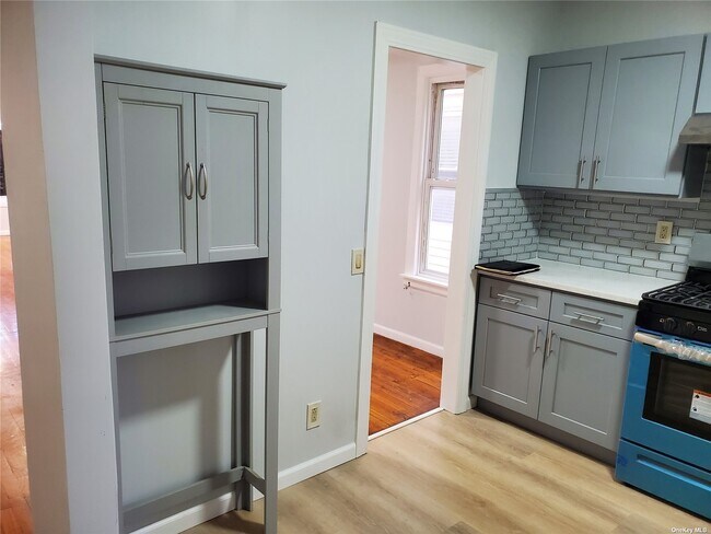 Foto del edificio - 94-37 121st St