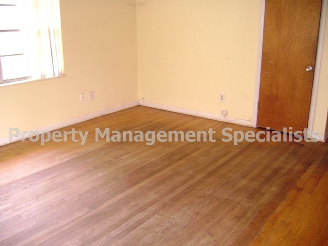 Foto del edificio - 739 Herman Ave