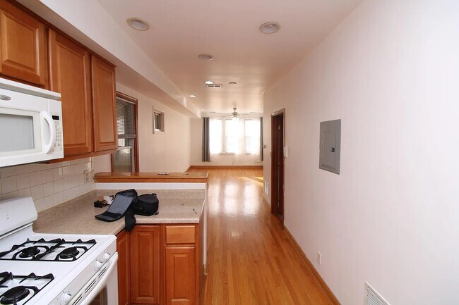 Foto del edificio - 1202 W Huron St