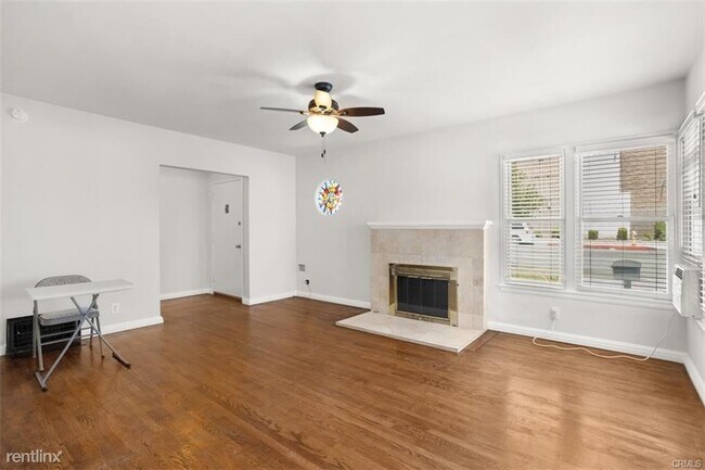 Building Photo - 2 br, 1 bath House - 3212 Montrose Ave