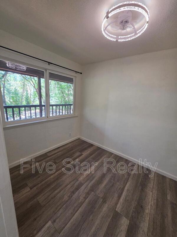 Building Photo - 12896 Rices Crossing Rd