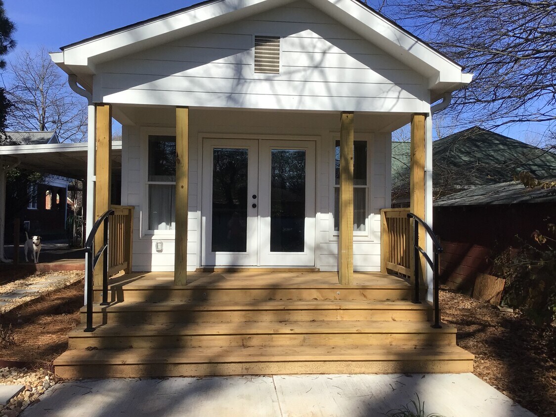 1384 Jefferson Ave Unit Apartment, East Point, GA 30344 Apartments in