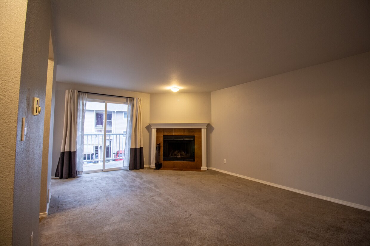 Primary Photo - 1126 N 198th St