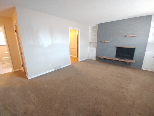 Building Photo - 7221 Raytown Rd