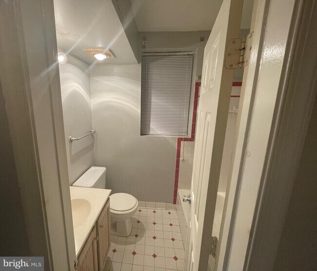 Foto del edificio - 1820 Swann St NW