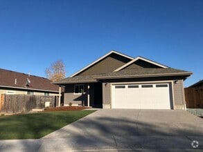 Building Photo - 2905 SW Shimmer Ln