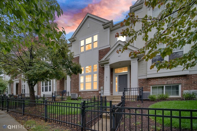 Building Photo - 611 Grosvenor Ln