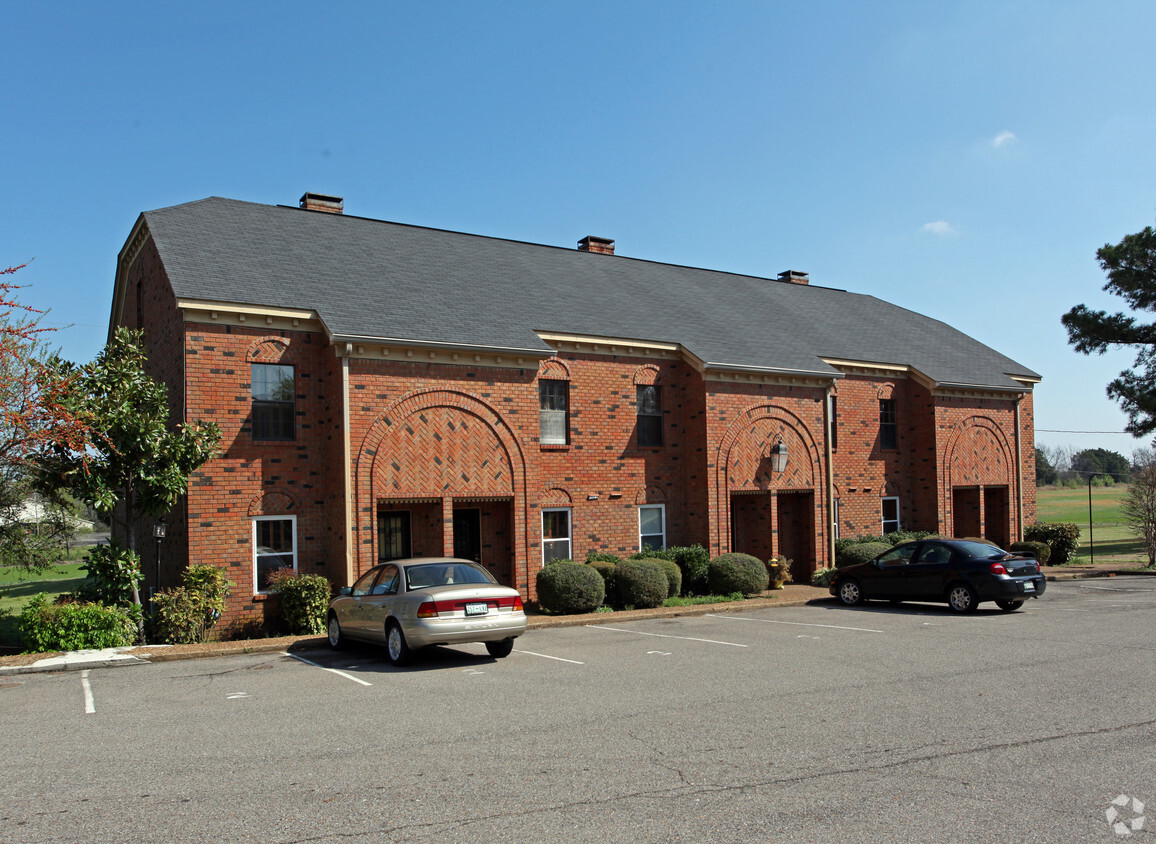 Primary Photo - Wilshire Manor Apartments