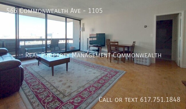 Foto del edificio - Rare Kenmore Tower Apartment with a View