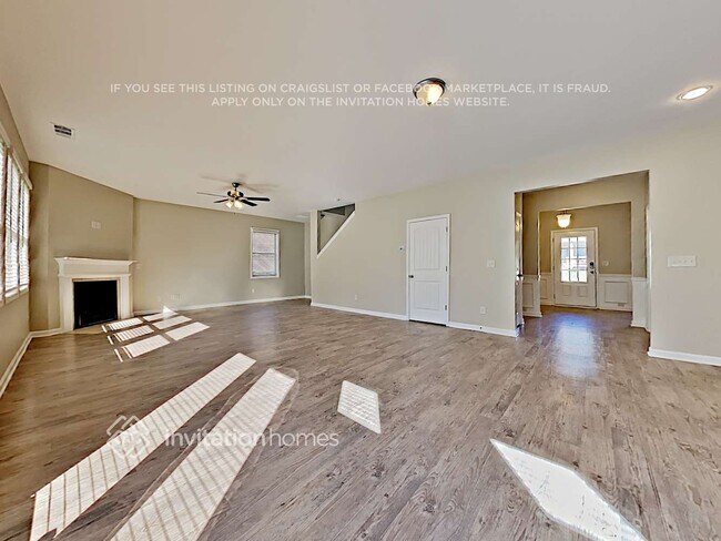 Foto del edificio - 348 Silverwood Dr