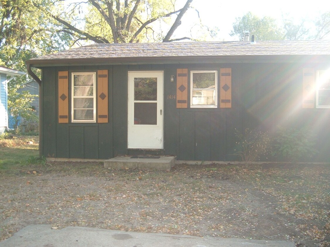 Foto principal - 2 bedroom duplex!