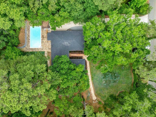 Foto del edificio - 3333 Meadow Hill Rd