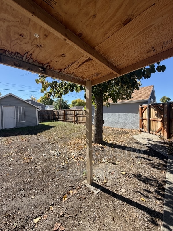 Building Photo - 1230 Broadwater Ave
