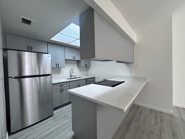 Building Photo - 6962-6964 Crux Drive