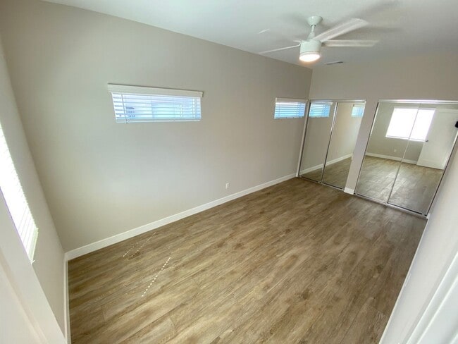 Building Photo - 4BD/2BA, POOL!!