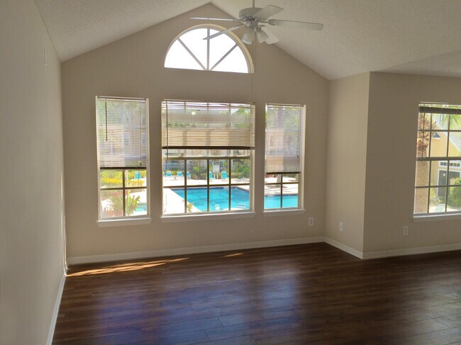 Building Photo - 1055 S Hiawassee Rd