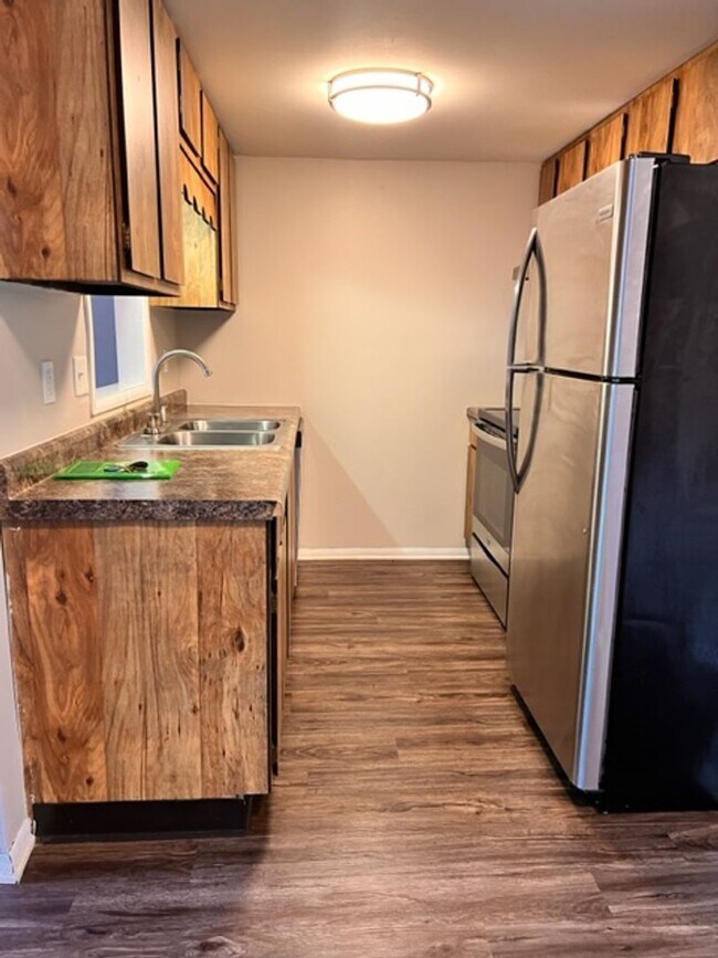 Foto del edificio - Spacious 1-Bedroom Apartment for Rent in C...