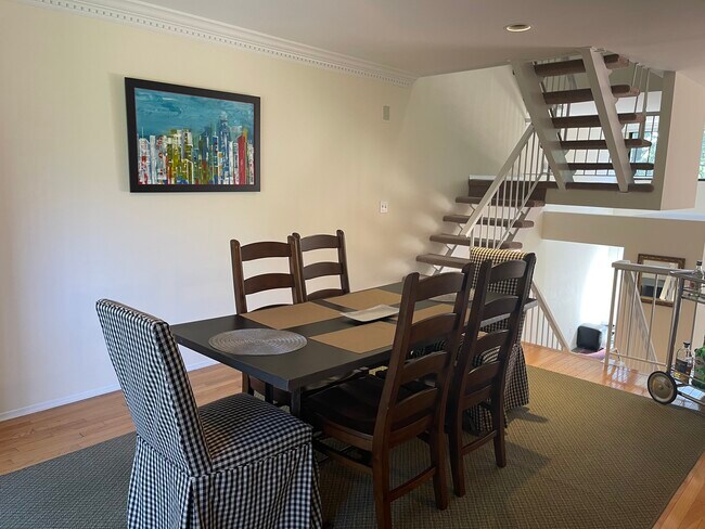 DINING ROOM - 1 The Hamlet