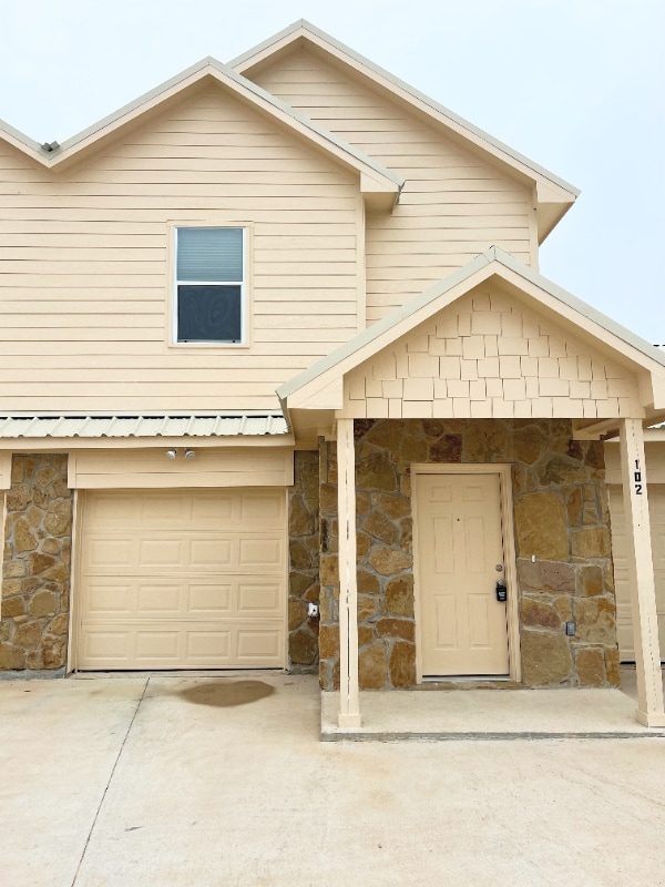 117 Winners Cir, Weatherford, TX 76087 Townhome Rentals in