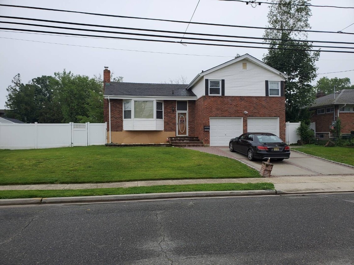 932 Van Buren St, Baldwin, NY 11510 House Rental in Baldwin, NY