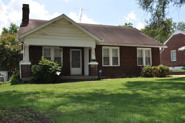 Building Photo - 1026 Carolyn Avenue