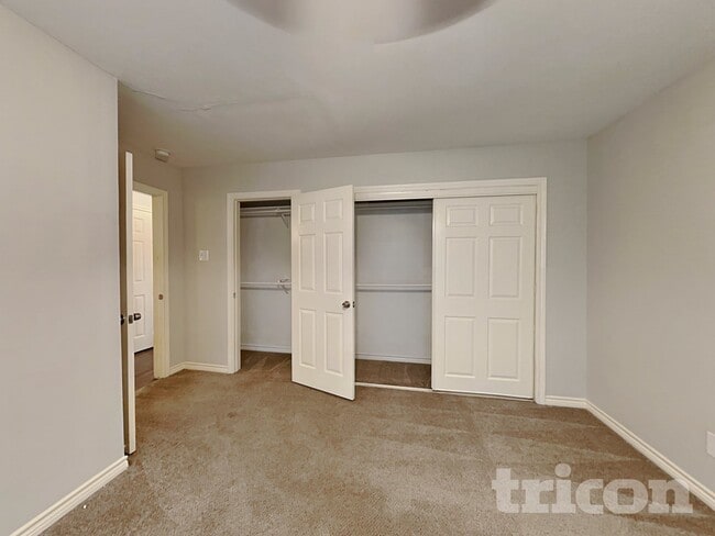 Foto del edificio - 185 Trout St